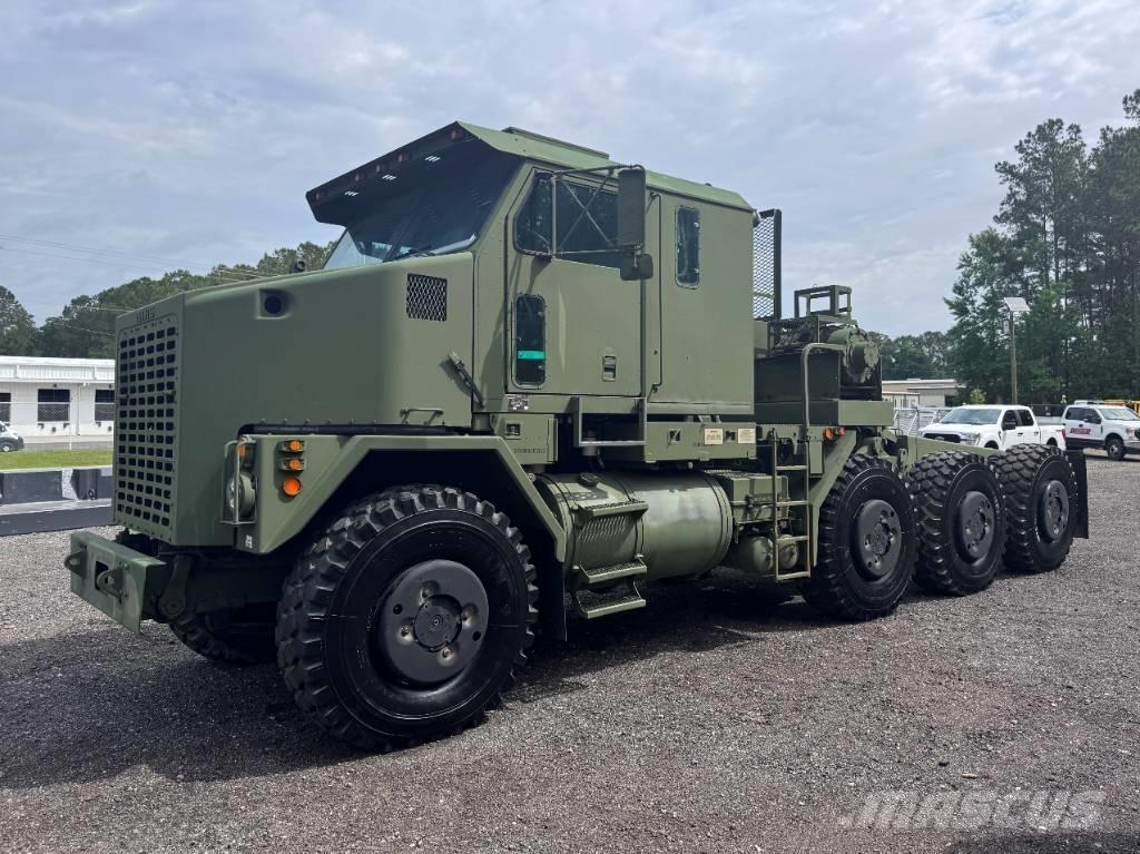 Oshkosh M1070 Trekkers