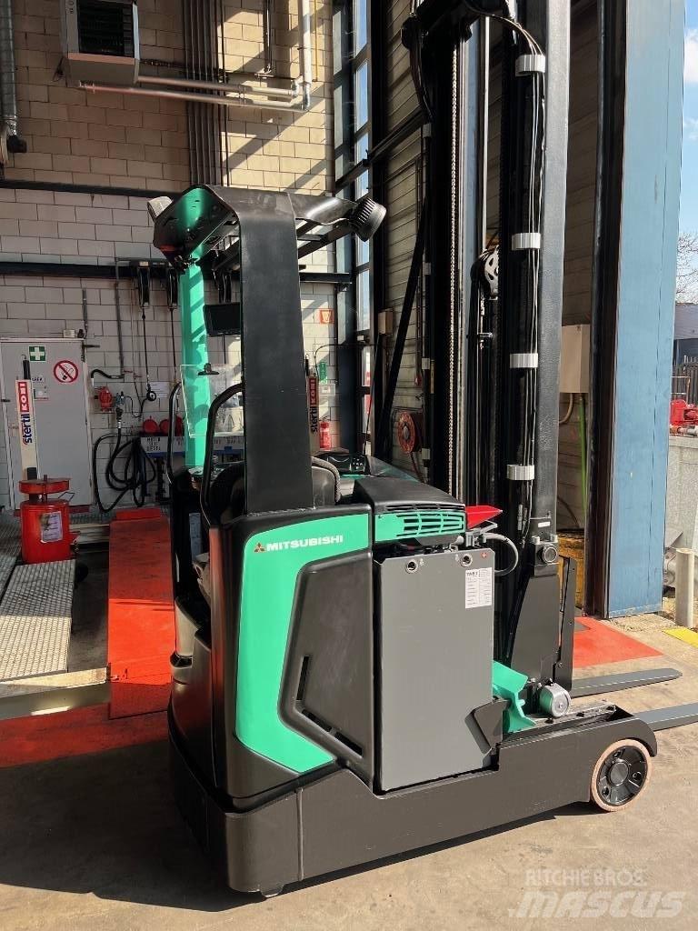 Mitsubishi RB16N2H Reachtruck voor hoog niveau