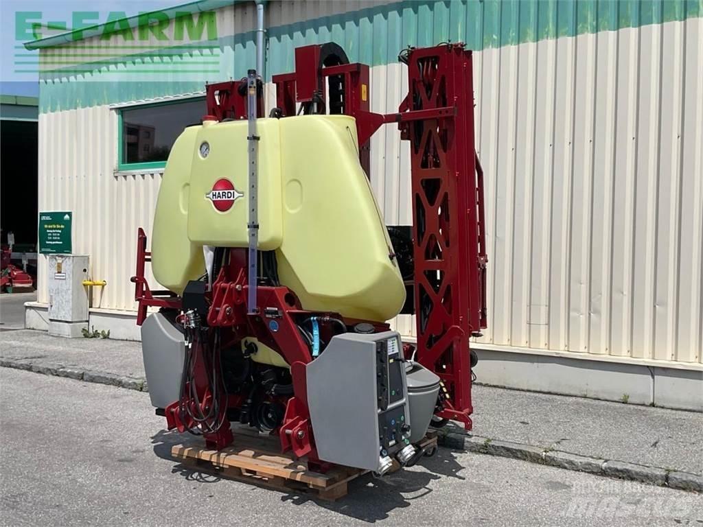 Hardi Mega 1200 Getrokken spuitmachines