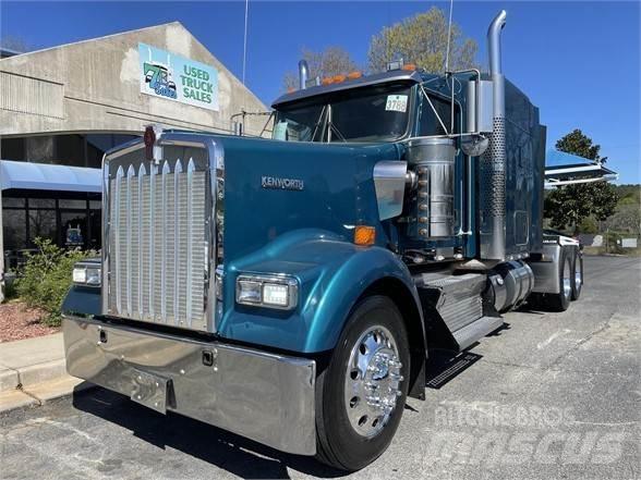 Kenworth W900L Trekkers