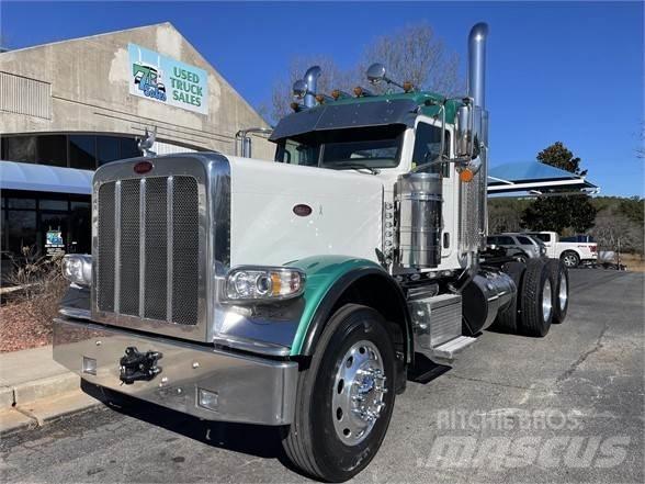 Peterbilt 389 Trekkers