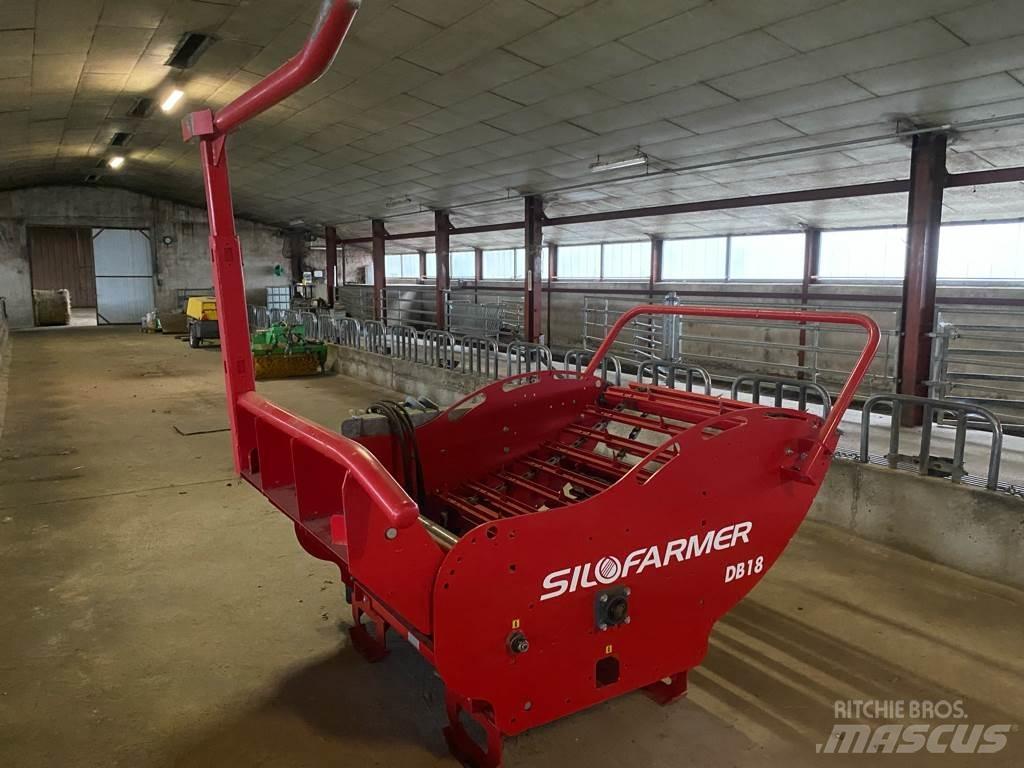 Silofarmer DB18 Balenhakselaars, -snijders en -afwikkelaars