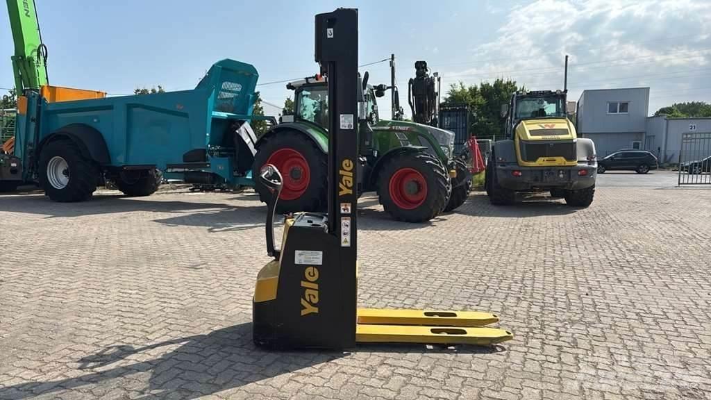 Yale MS12 AC Stapelaar meeloop