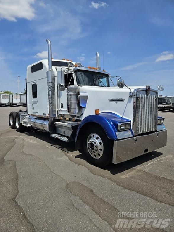 Kenworth W900 Trekkers