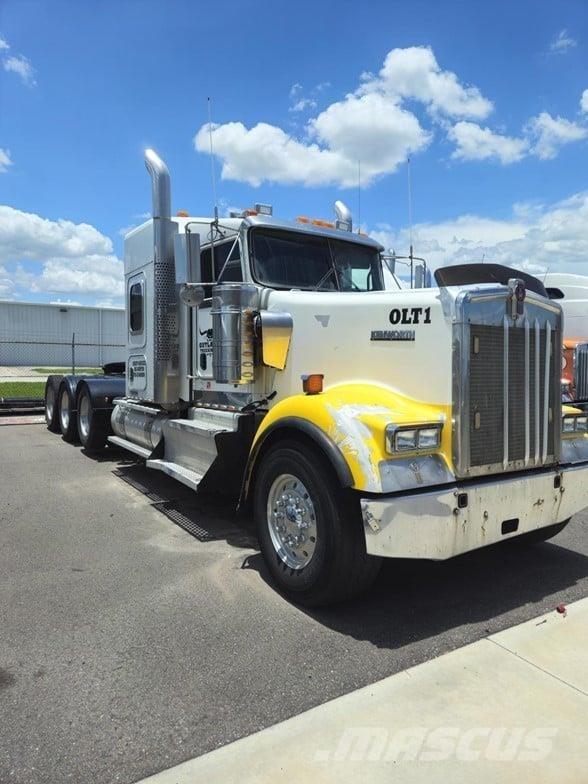 Kenworth W900 Trekkers