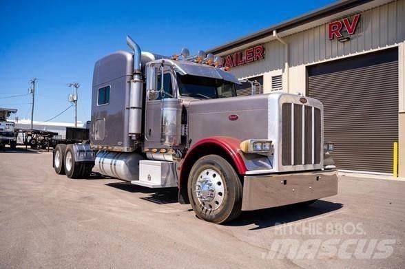 Peterbilt 389 Trekkers