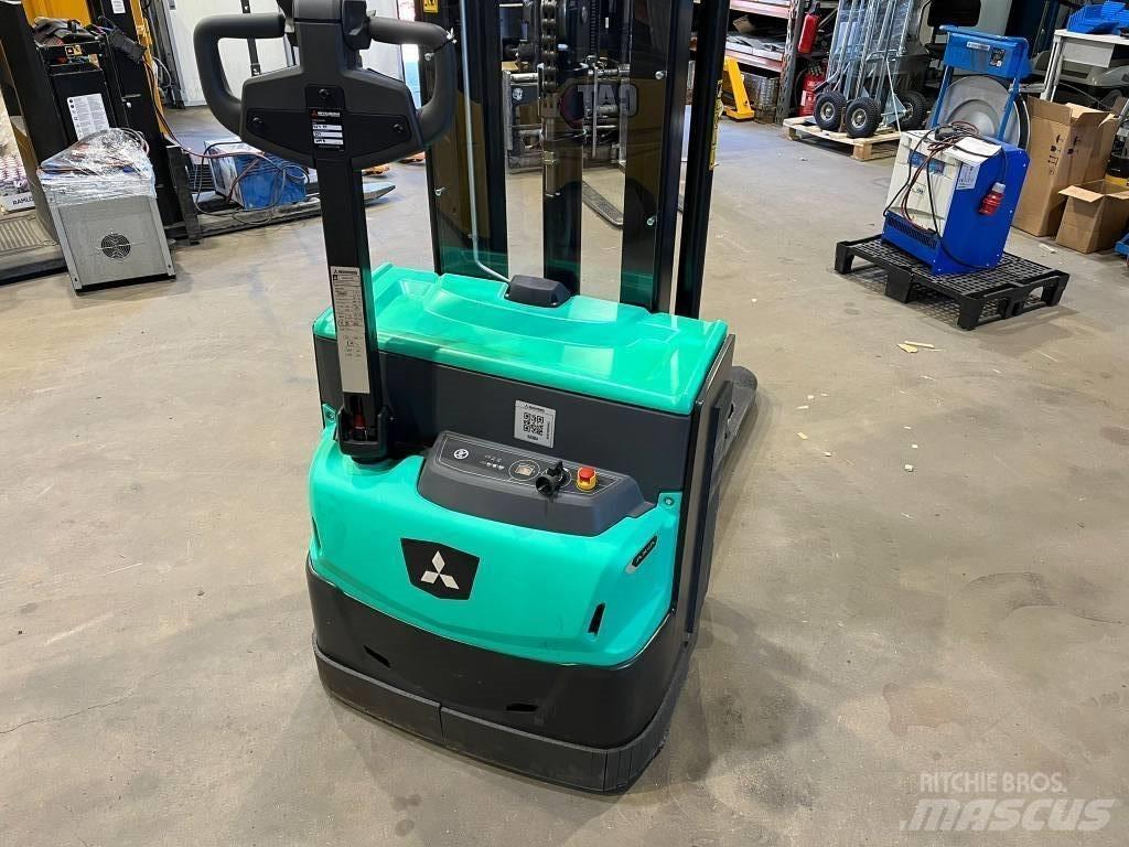 Mitsubishi SBP12N3 Stapelaar meeloop