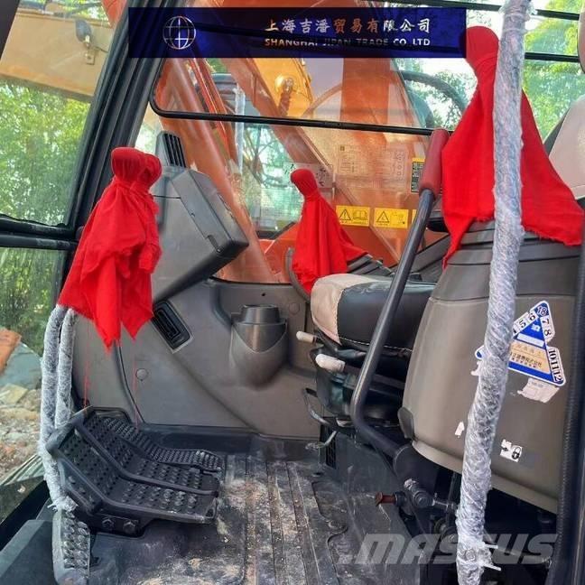 Hitachi ZX 135 Rupsgraafmachines