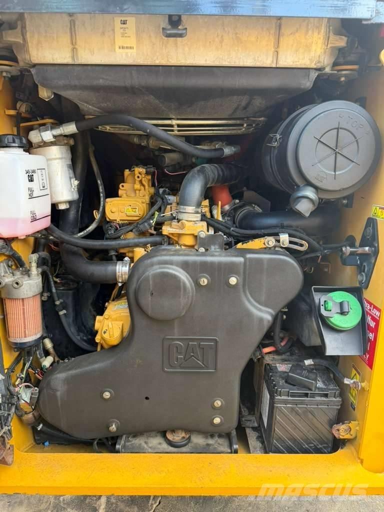 CAT 299 D XHP Schrankladers