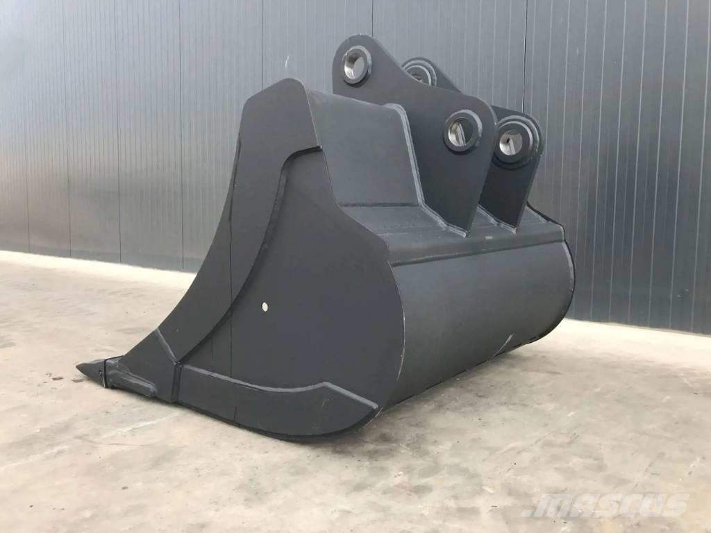 Komatsu PC228 Bakken