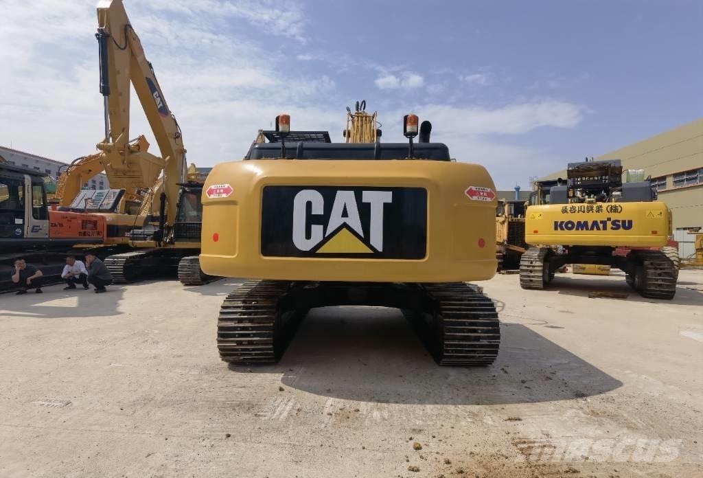 CAT 330 Rupsgraafmachines