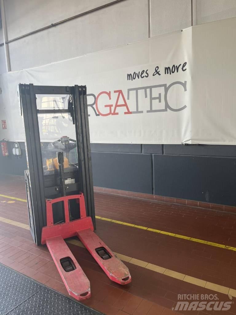 Hyster S1.4 Stapelaar meeloop