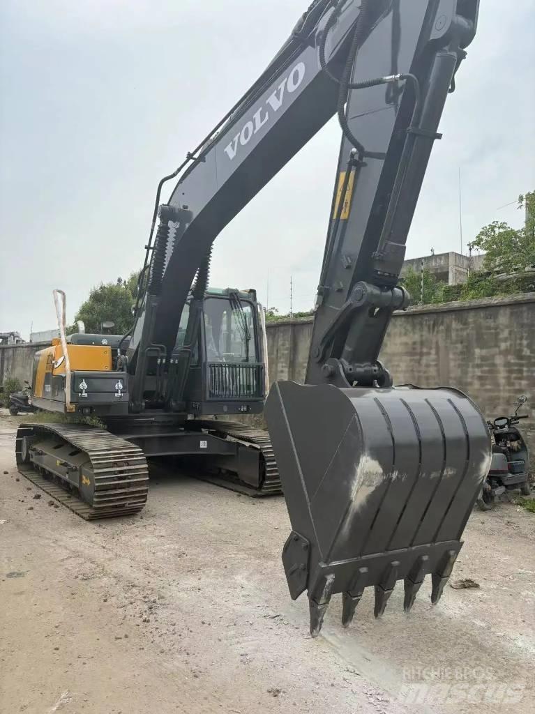 Volvo EC 210 Midigraafmachines 7t - 12t