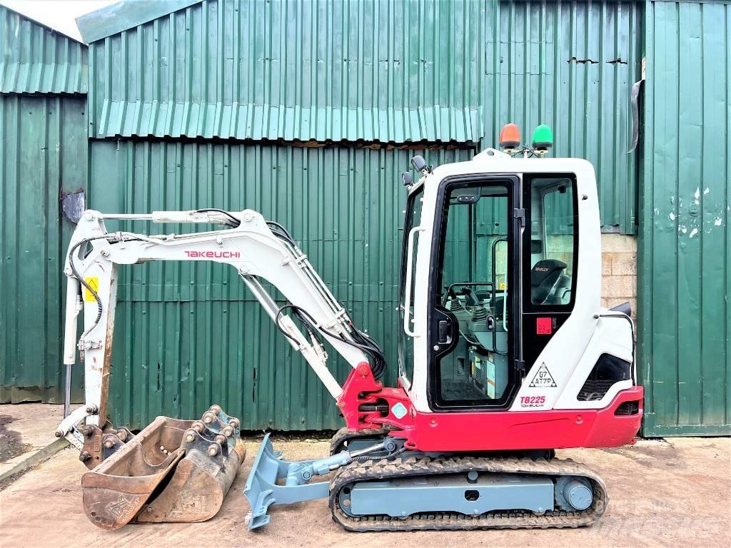 Takeuchi TB225 Minigraafmachines < 7t