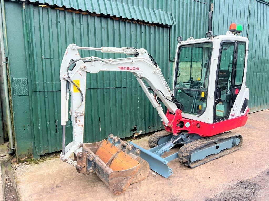 Takeuchi TB225 Minigraafmachines < 7t