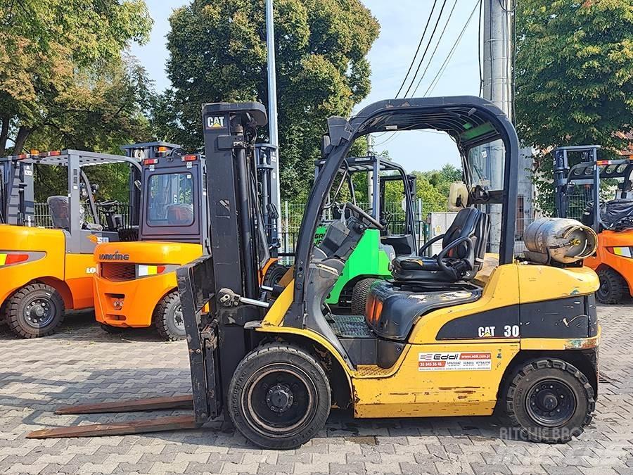 CAT GP30N LPG heftrucks