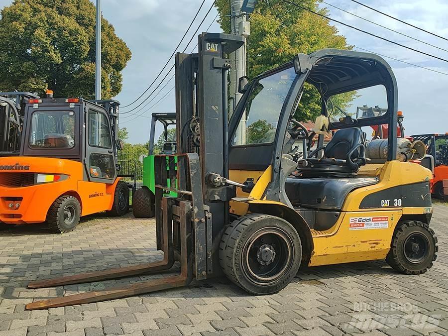 CAT GP30N LPG heftrucks