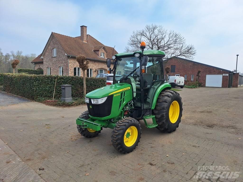 John Deere 4049R Compacttrekkers