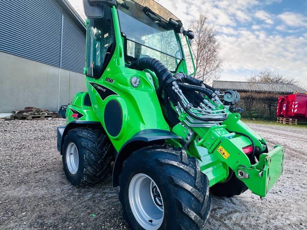 Avant 650 i Knik- en schrankladers