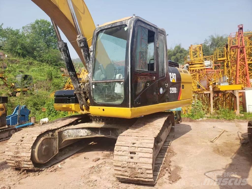 CAT 320 D Rupsgraafmachines
