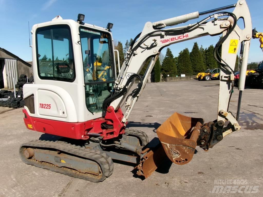 Takeuchi TB 225 Minigraafmachines < 7t