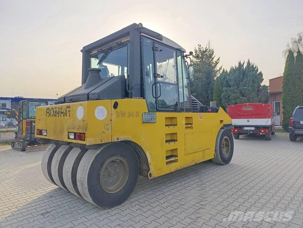 Bomag BW 24 R Bandenwalsen