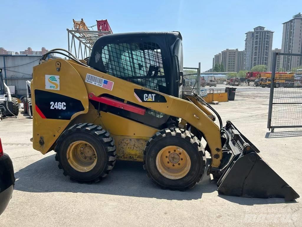 CAT 246 C Schrankladers