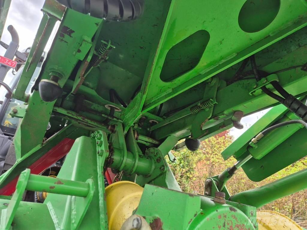 John Deere 131 Maaikneuzers