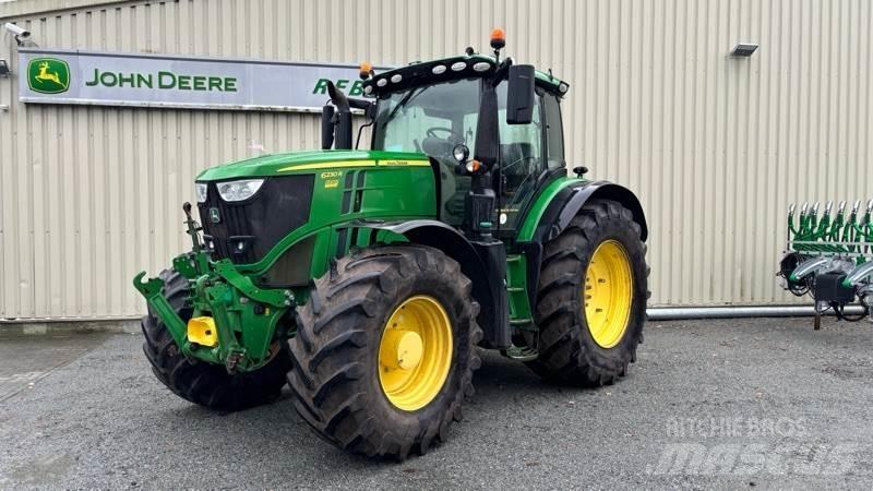 John Deere 6230 R Tractoren