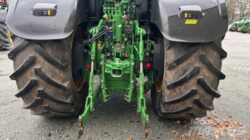 John Deere 6230 R Tractoren