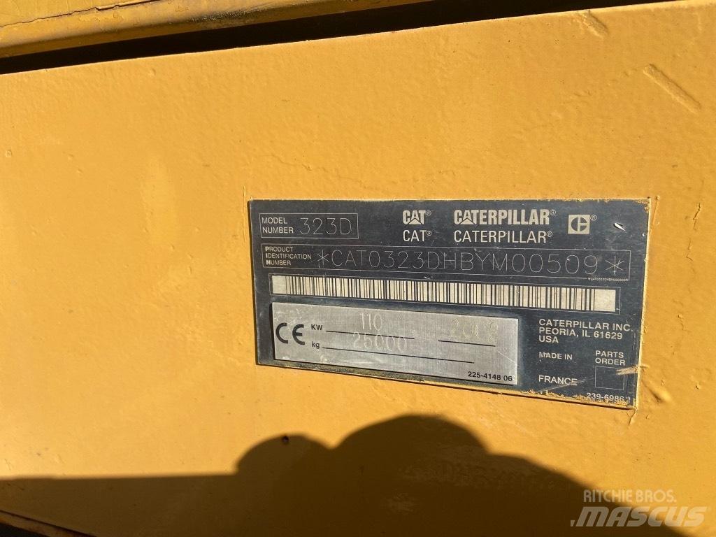 CAT 323 D Rupsgraafmachines