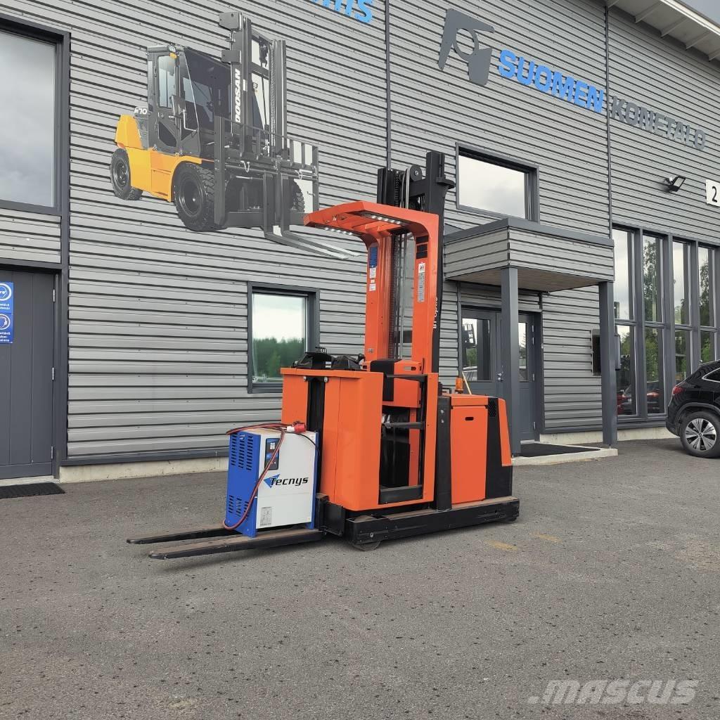 BT OME 100M Orderpicker voor hoog niveau