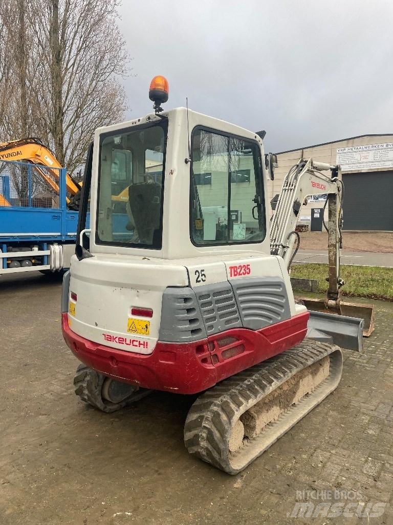 Takeuchi TB 235 Minigraafmachines < 7t