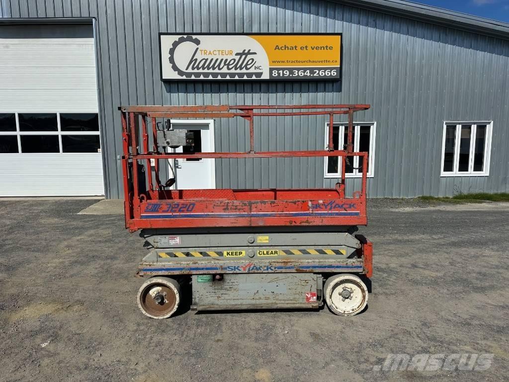 SkyJack SJ 3220 Schaarhoogwerkers