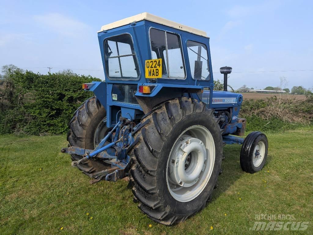 Ford 7000 Tractoren