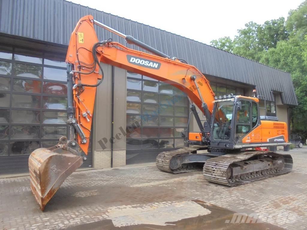 Doosan DX 255 LC-5 Rupsgraafmachines