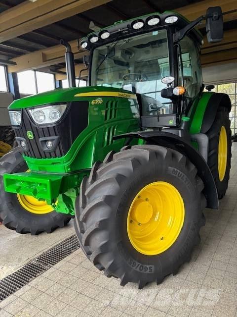 John Deere 6120 R Tractoren