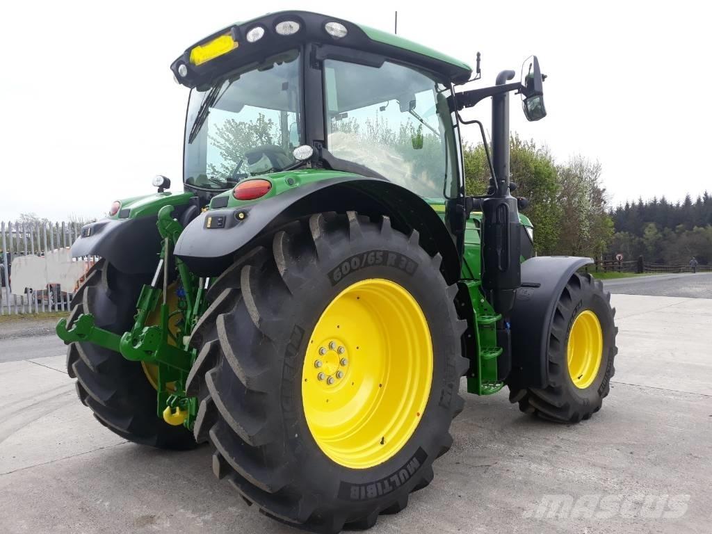 John Deere 6120 R Tractoren