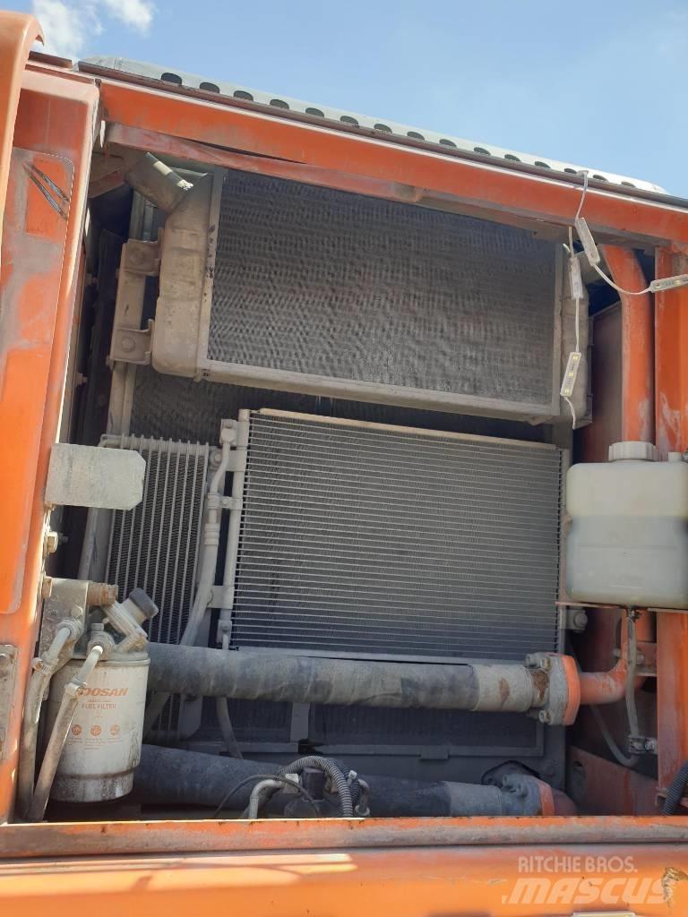 Doosan DX210WA Wielgraafmachines