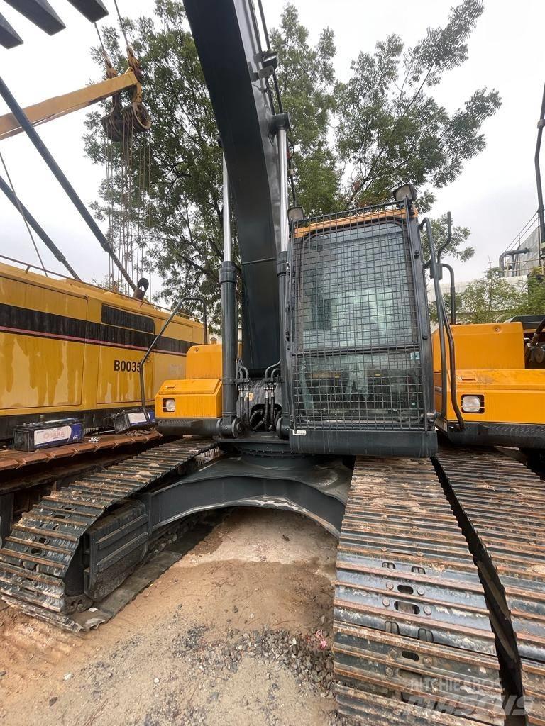 Hyundai R210 Rupsgraafmachines