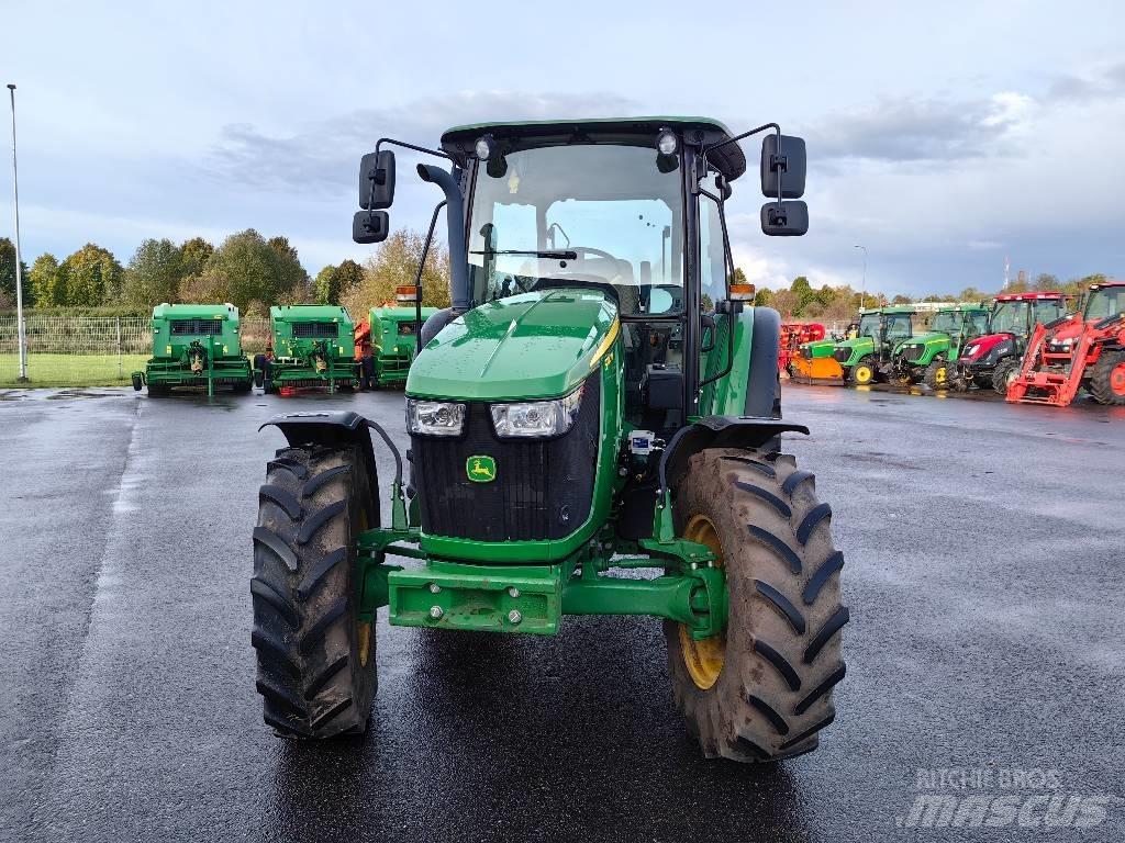 John Deere 5100 M Tractoren