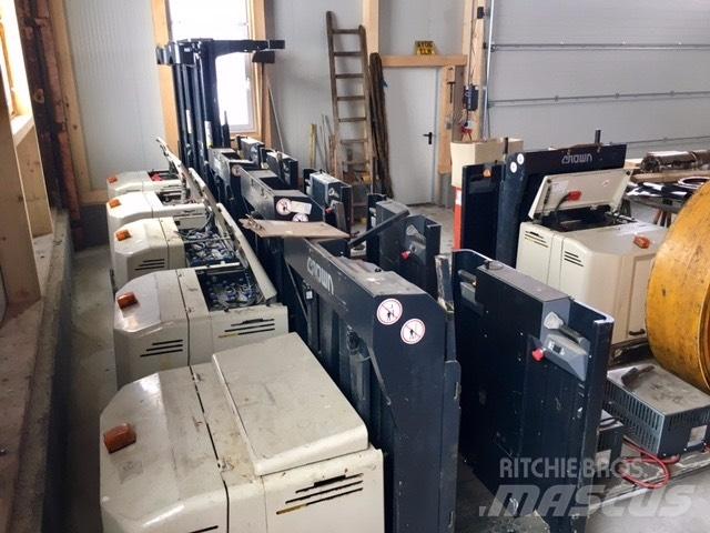 Crown LP 3020 Orderpicker voor middelhoog niveau