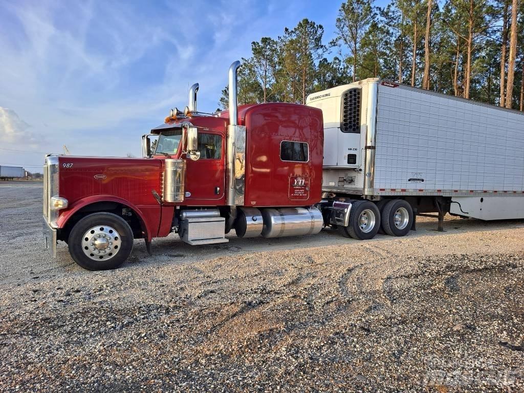 Peterbilt 389 Trekkers