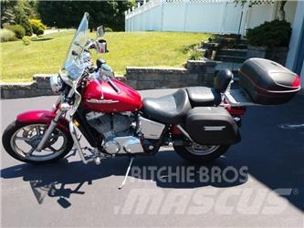 Honda VT1100 Werkboten en pontons