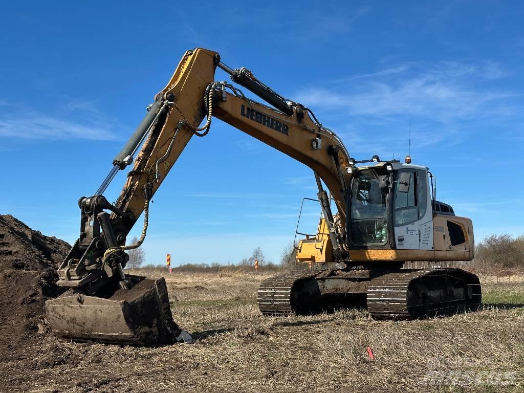Liebherr R 922 Rupsgraafmachines