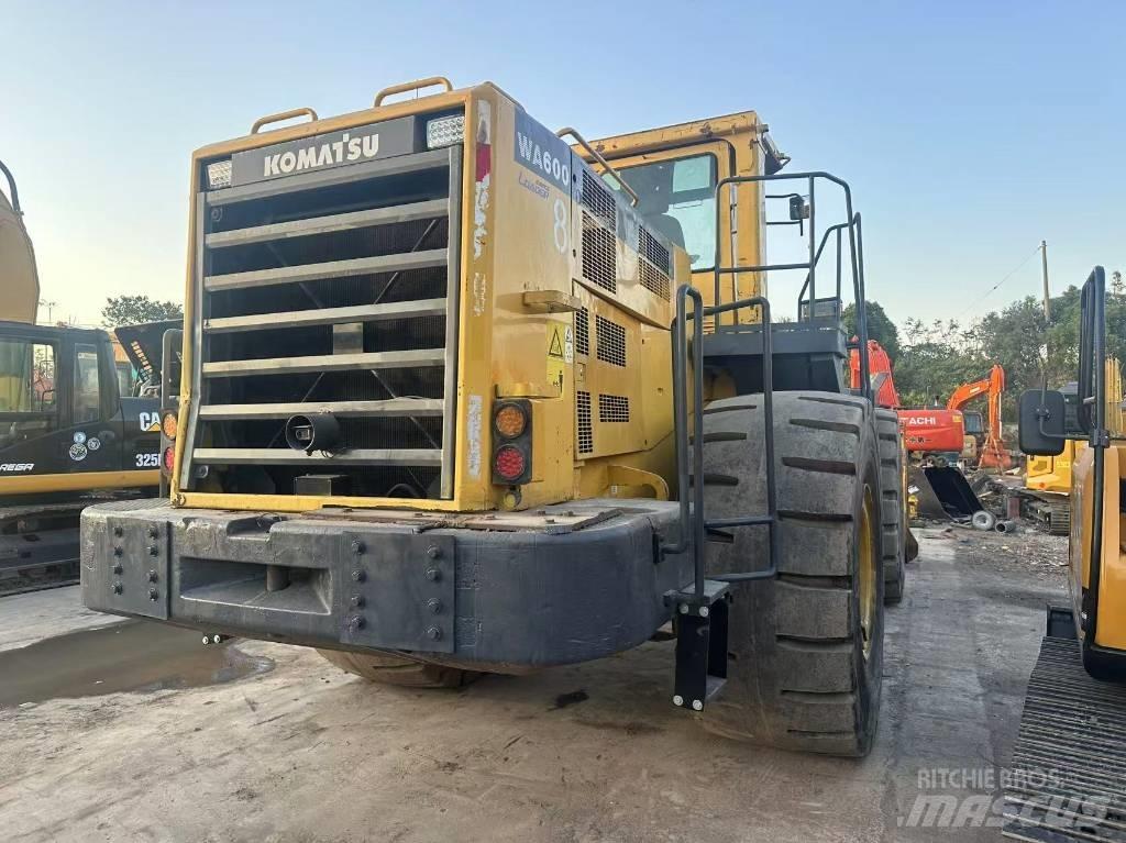 Komatsu WA 600 Wielladers