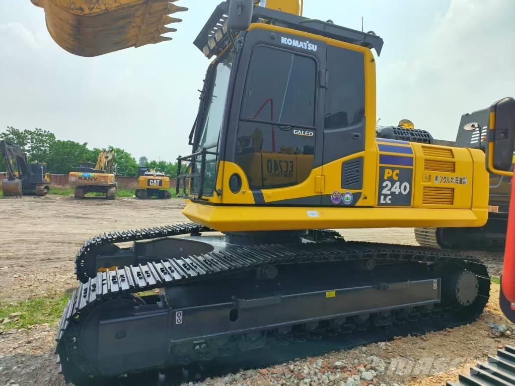 Komatsu PC 240-8 Rupsgraafmachines