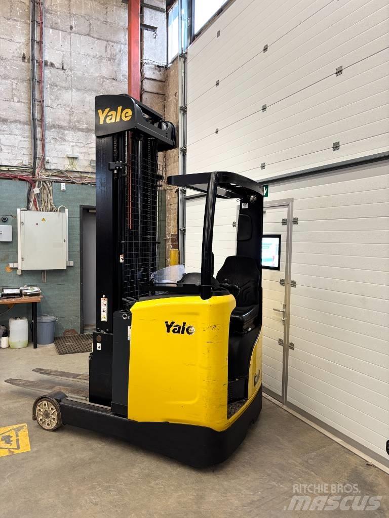 Yale MR 14 Reachtruck voor hoog niveau