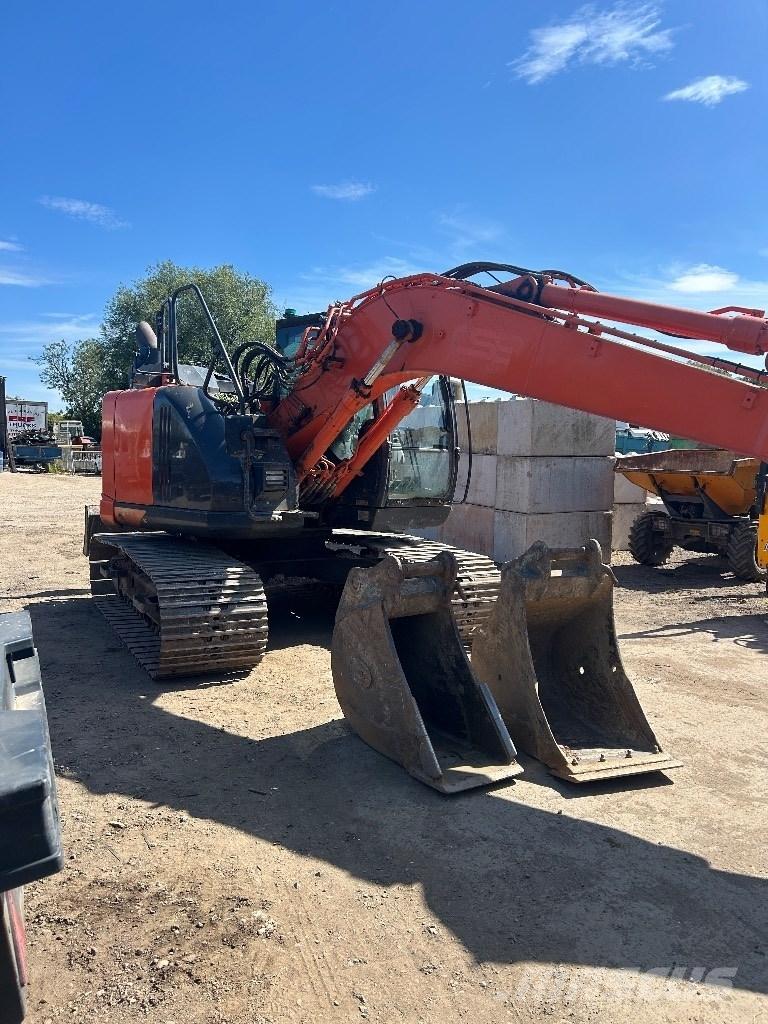 Hitachi ZX 135 US-6 Rupsgraafmachines