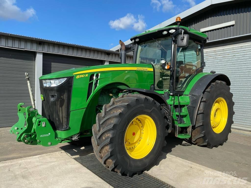 John Deere 8310 R Tractoren